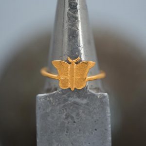 Χειροποίητο Ασημένιο Επίχρυσο Δαχτυλίδι Μικροσκοπική Πεταλούδα